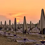Διαμέρισμα Comfy Seaside Flat Ideal For 5 Guests - Beahost