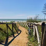 Comfy Seaside Flat Ideal For 5 Guests - Beahost Apartment