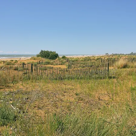 Comfy Seaside Flat Ideal For 5 Guests - Beahost * 비비오네