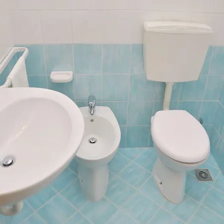 Comfy Seaside Flat Ideal For 5 Guests - Beahost 아파트 비비오네