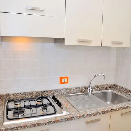 Апартаменты Comfy Seaside Flat Ideal For 5 Guests - Beahost Бибионе