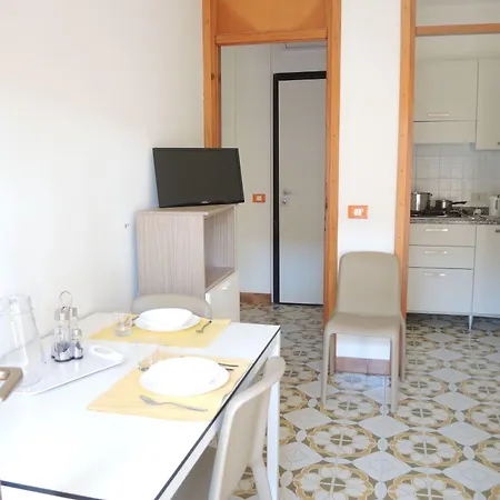 Comfy Seaside Flat Ideal For 5 Guests - Beahost *